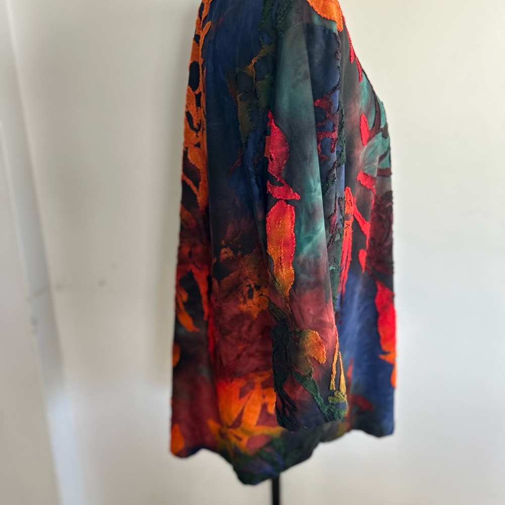 Multicolor‎ Abstract Blouse - Picture 3 of 8